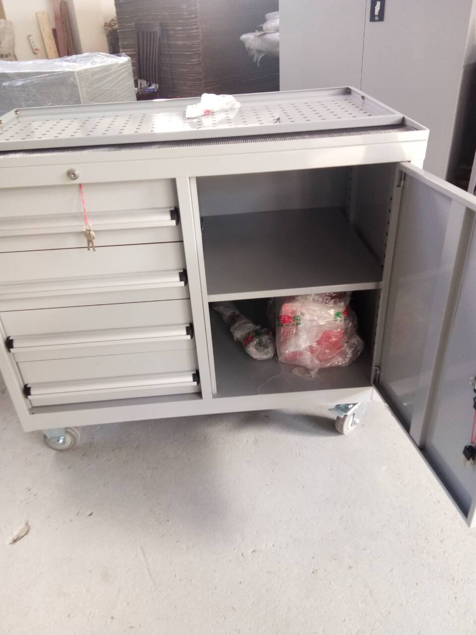 上海工具柜厂家—天金冈