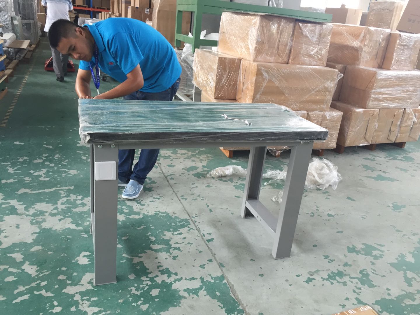 多功能小型钳工桌【天金冈】