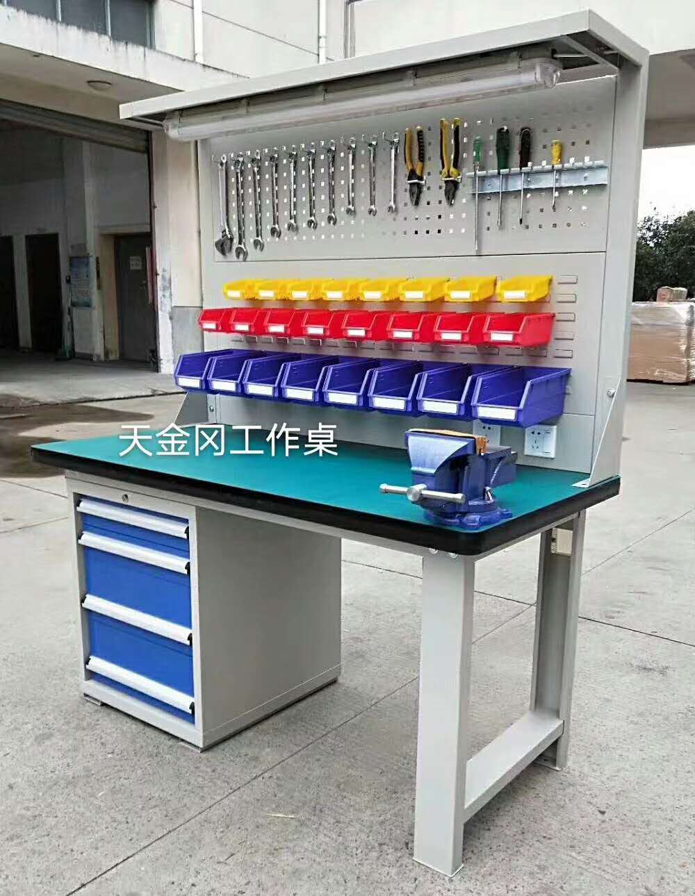 技校车间钳工工作台生产商