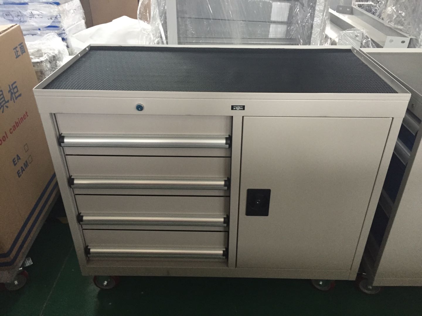 不锈钢重型工具车